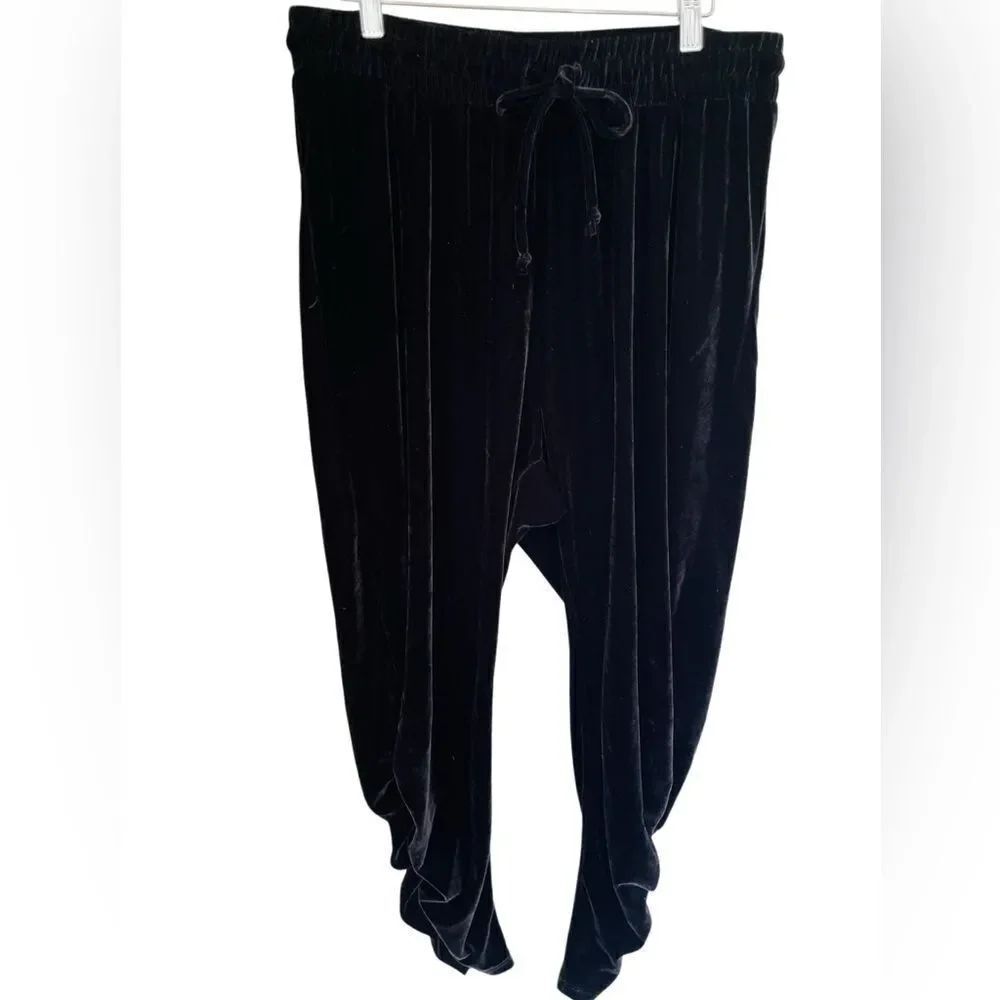 FASHION NOVA Lush Ice black velvet Legging size 1X style ST7227